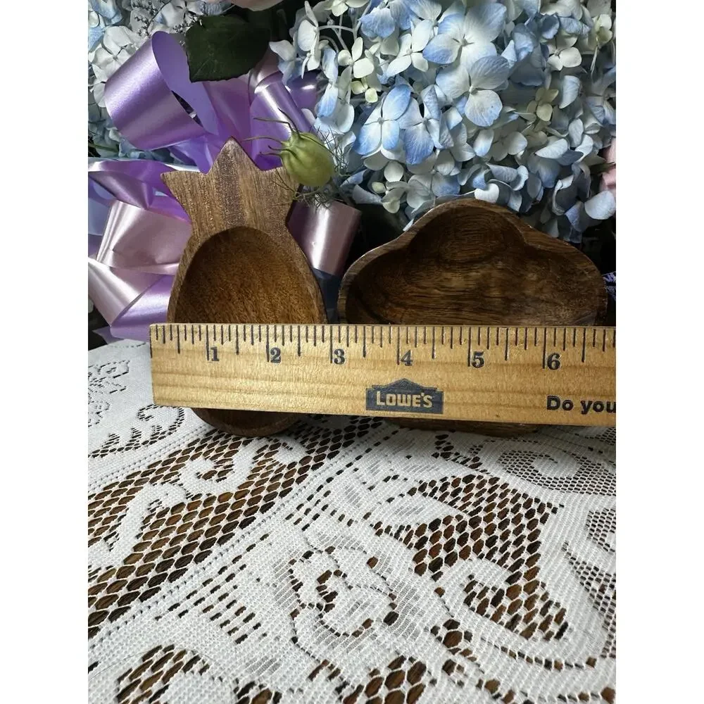 Set Of 2 Vintage Hand Carved Hawaiian Monkey Pod Wood Pineapple & Star Dishes